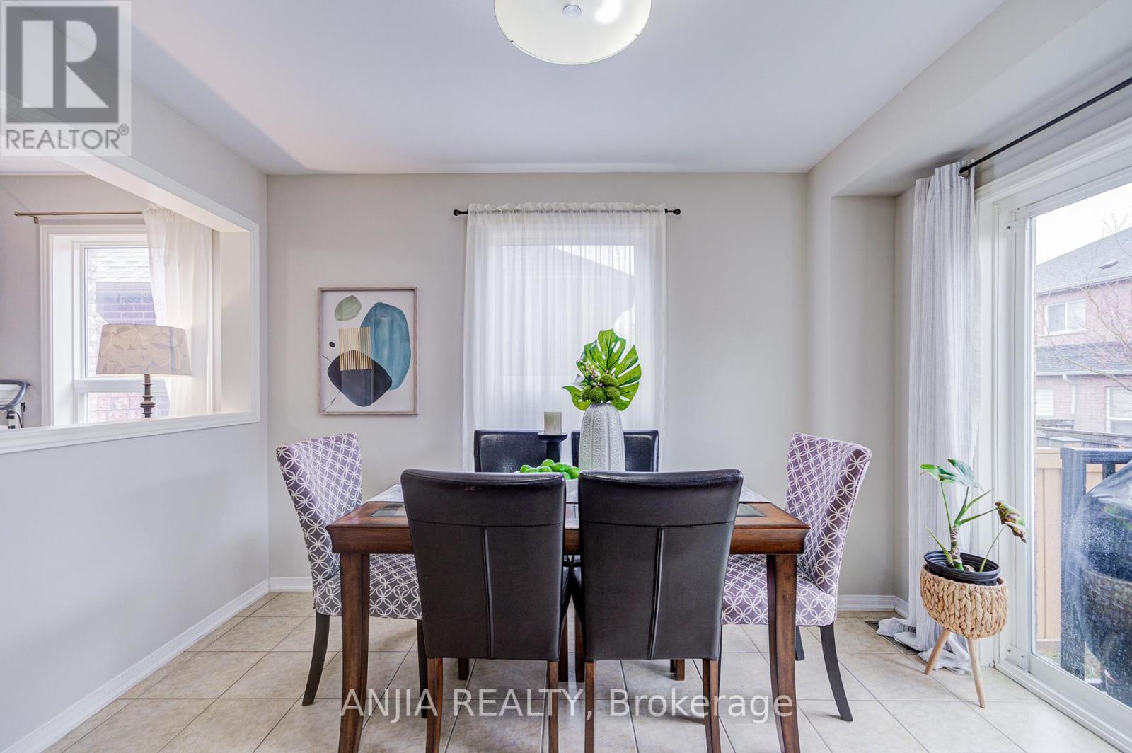 29 Butterwood Lane, Whitchurch-Stouffville, Ontario  L4A 0M7 - Photo 18 - N13697054