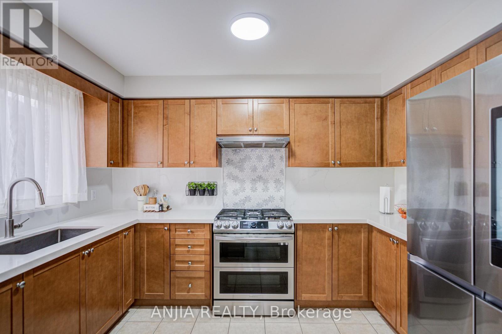 29 Butterwood Lane, Whitchurch-Stouffville, Ontario  L4A 0M7 - Photo 23 - N13697054