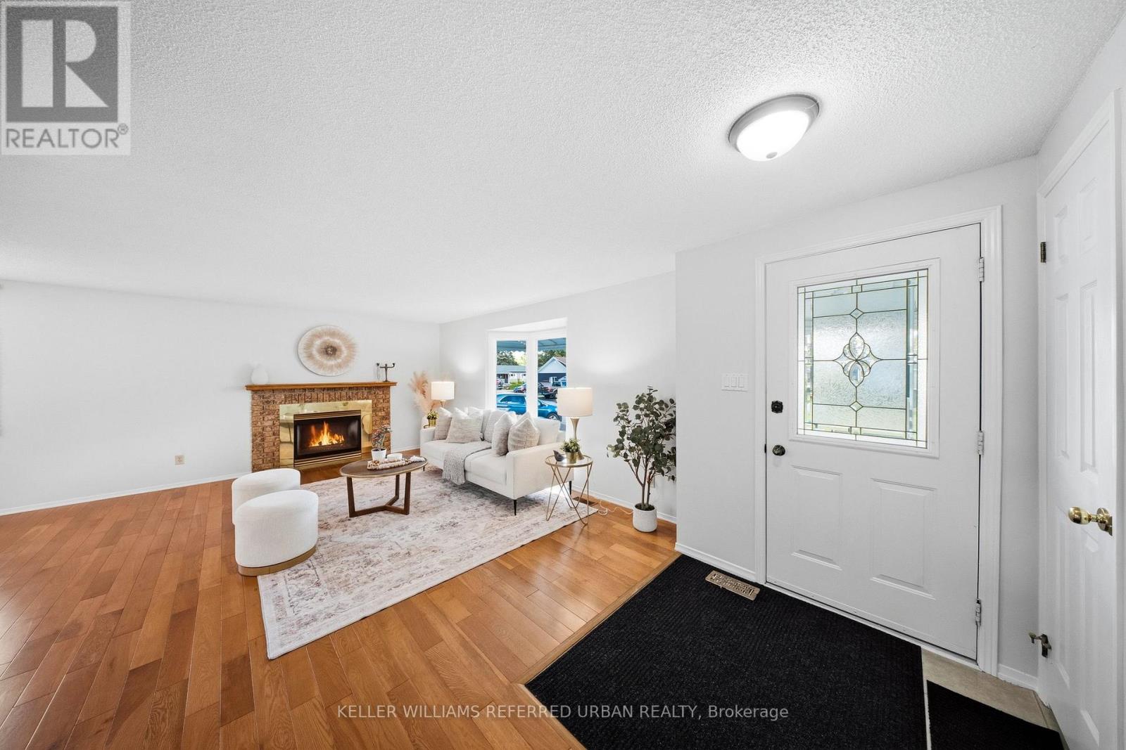 6 Gander Cove, Innisfil, Ontario  L9S 1R9 - Photo 5 - N13697060