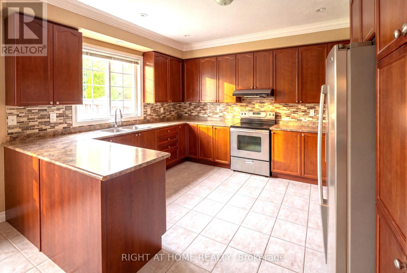 52 Prince William Way, Barrie, Ontario L4N 0Y9 - Photo 12 - S13696950