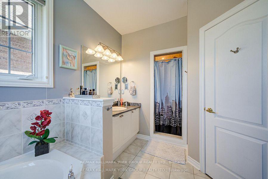 26 Regalia Way, Barrie, Ontario  L4M 7H7 - Photo 23 - S13697014