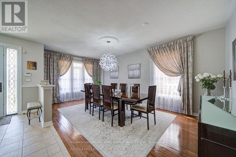 26 Regalia Way, Barrie, Ontario  L4M 7H7 - Photo 5 - S13697014