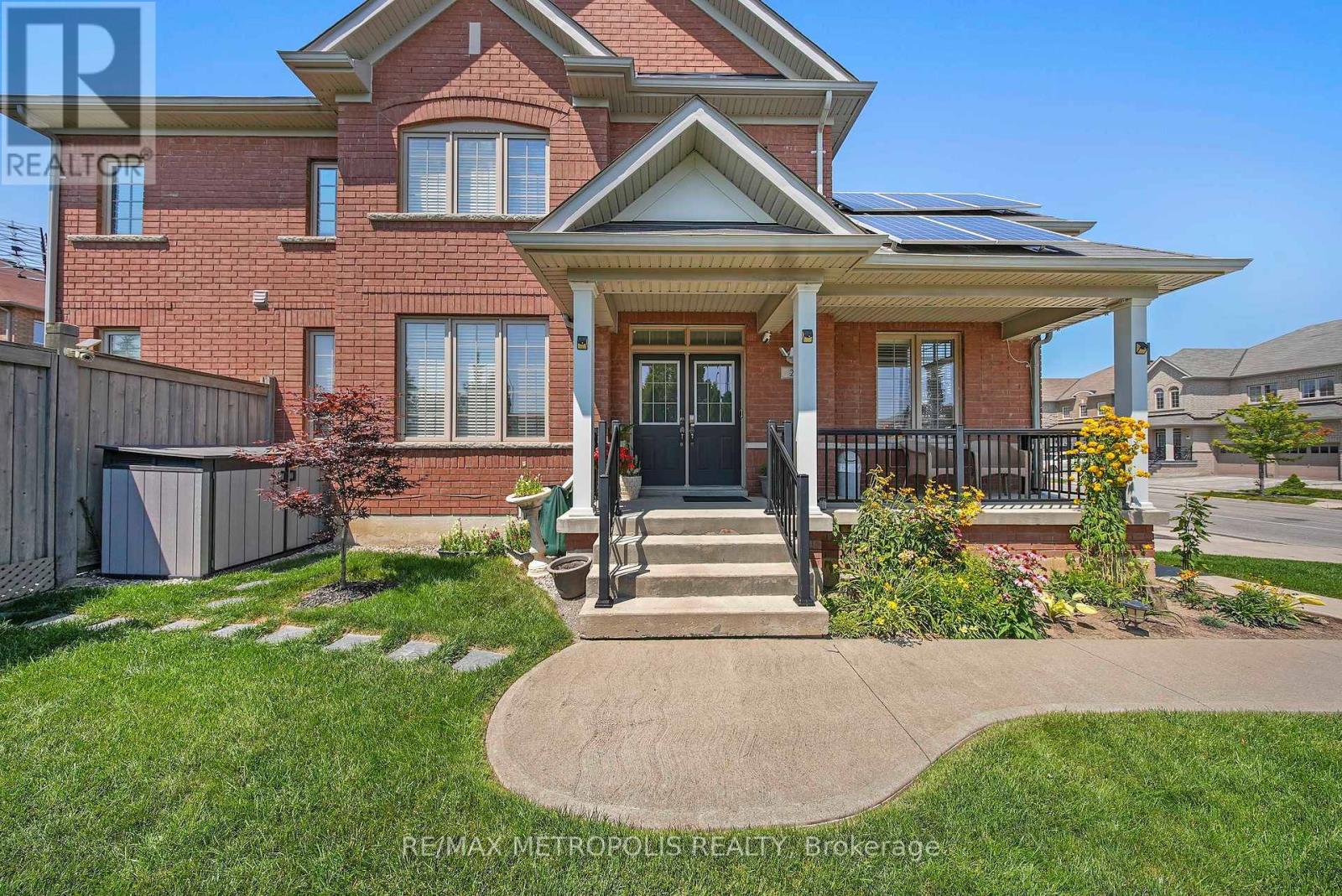 2 Brentwick Drive, Brampton, Ontario  L6X 3B3 - Photo 2 - W13696978
