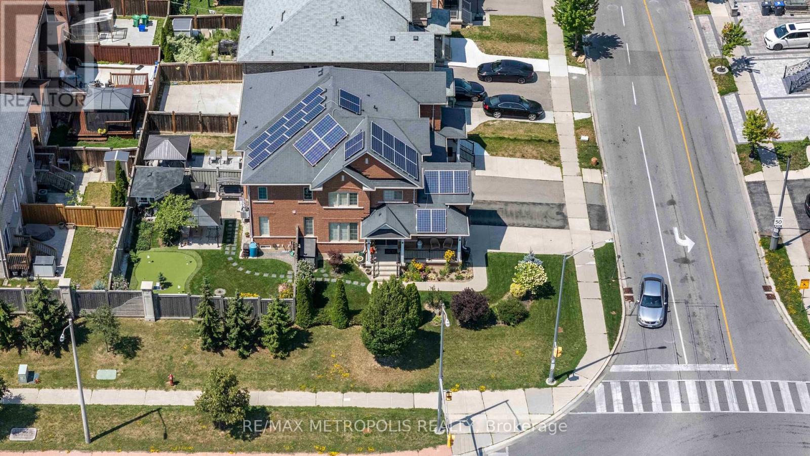 2 Brentwick Drive, Brampton, Ontario  L6X 3B3 - Photo 3 - W13696978