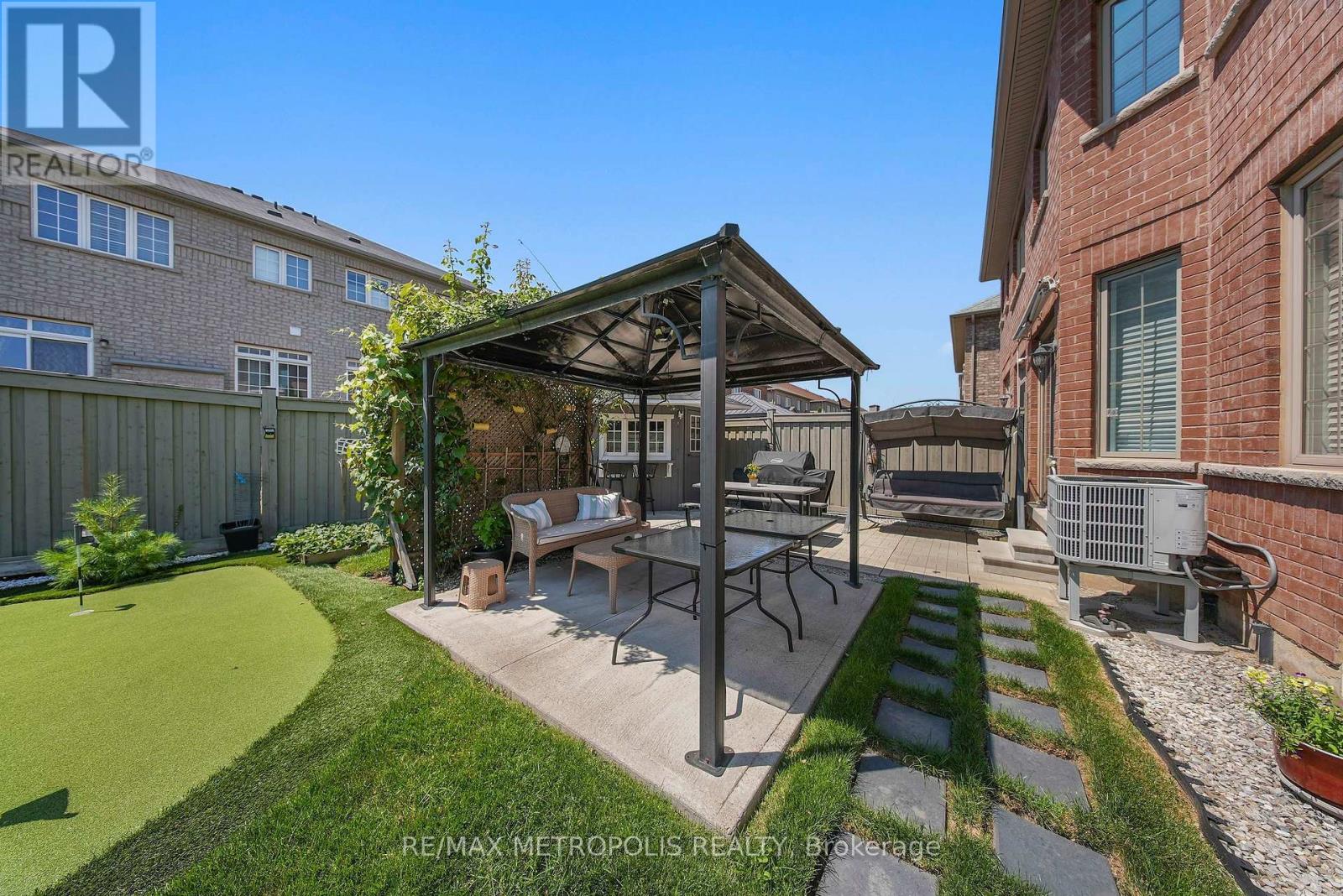 2 Brentwick Drive, Brampton, Ontario  L6X 3B3 - Photo 45 - W13696978