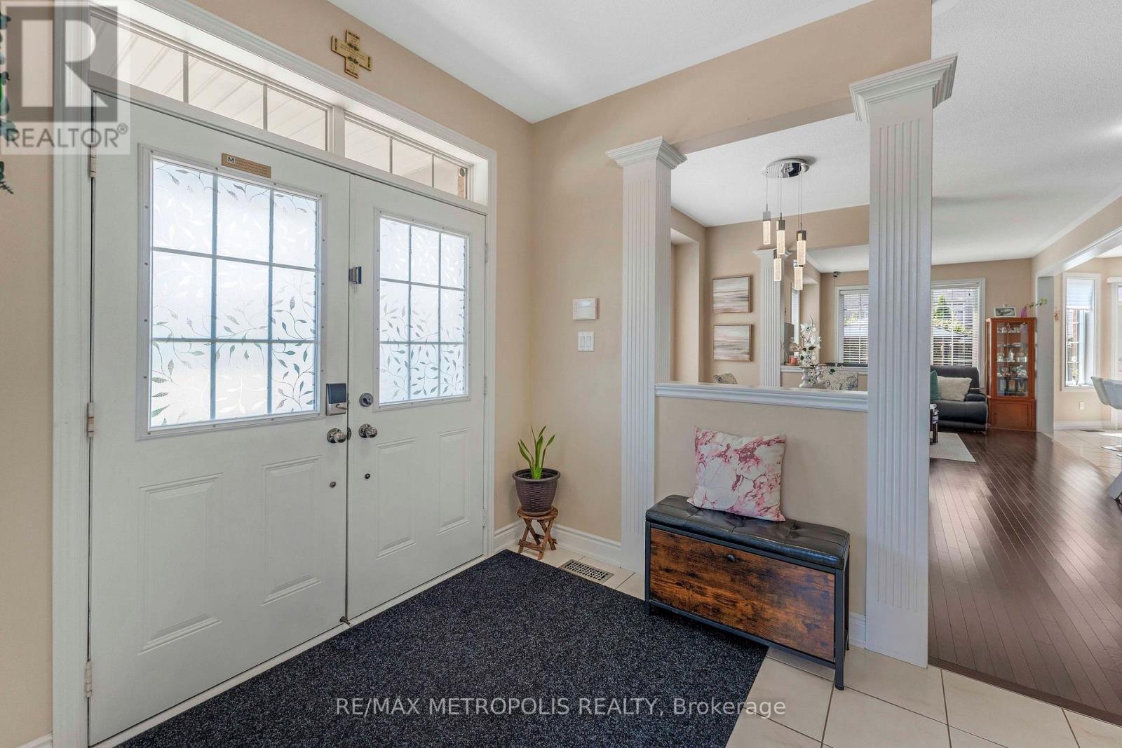 2 Brentwick Drive, Brampton, Ontario  L6X 3B3 - Photo 7 - W13696978