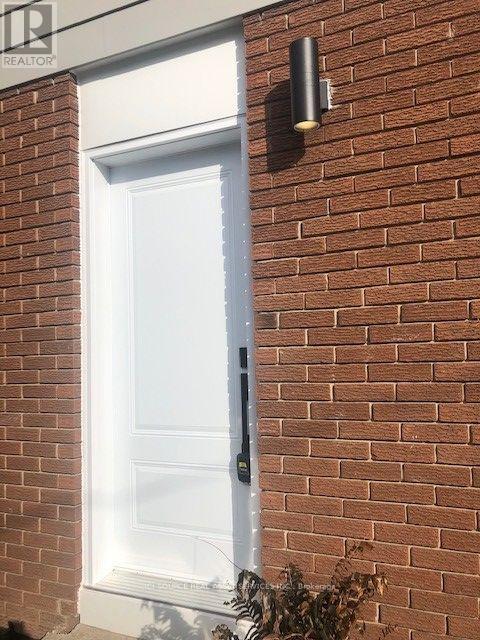 Lower - 411 Enfield Road, Burlington, Ontario  L7T 2X5 - Photo 8 - W13697048