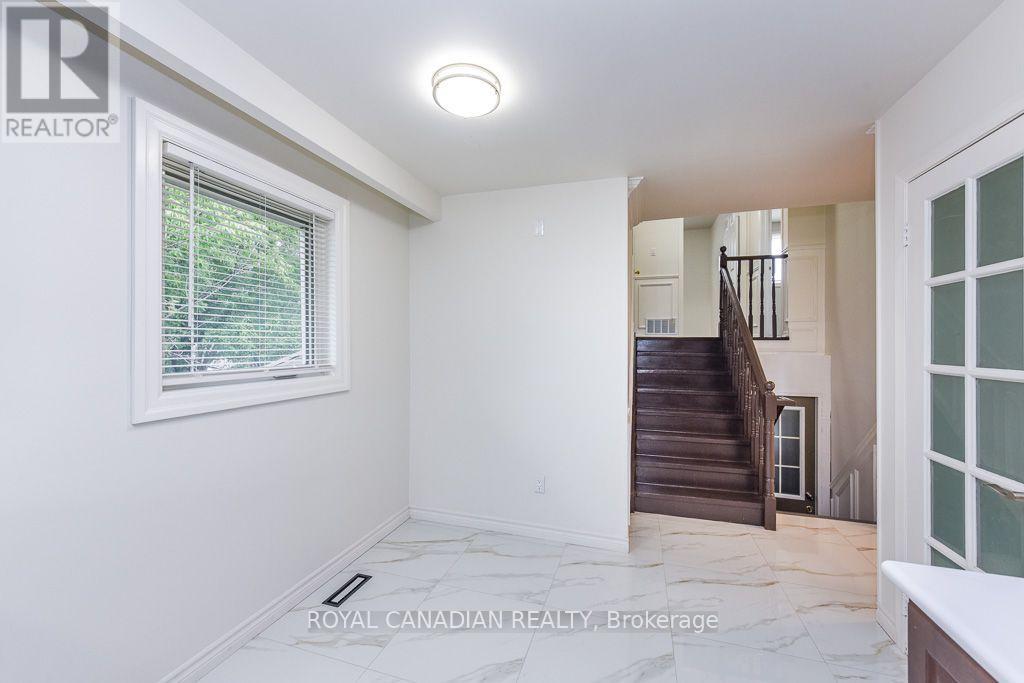 7700 Kittridge Drive, Mississauga, Ontario  L4T 3J6 - Photo 13 - W13697062