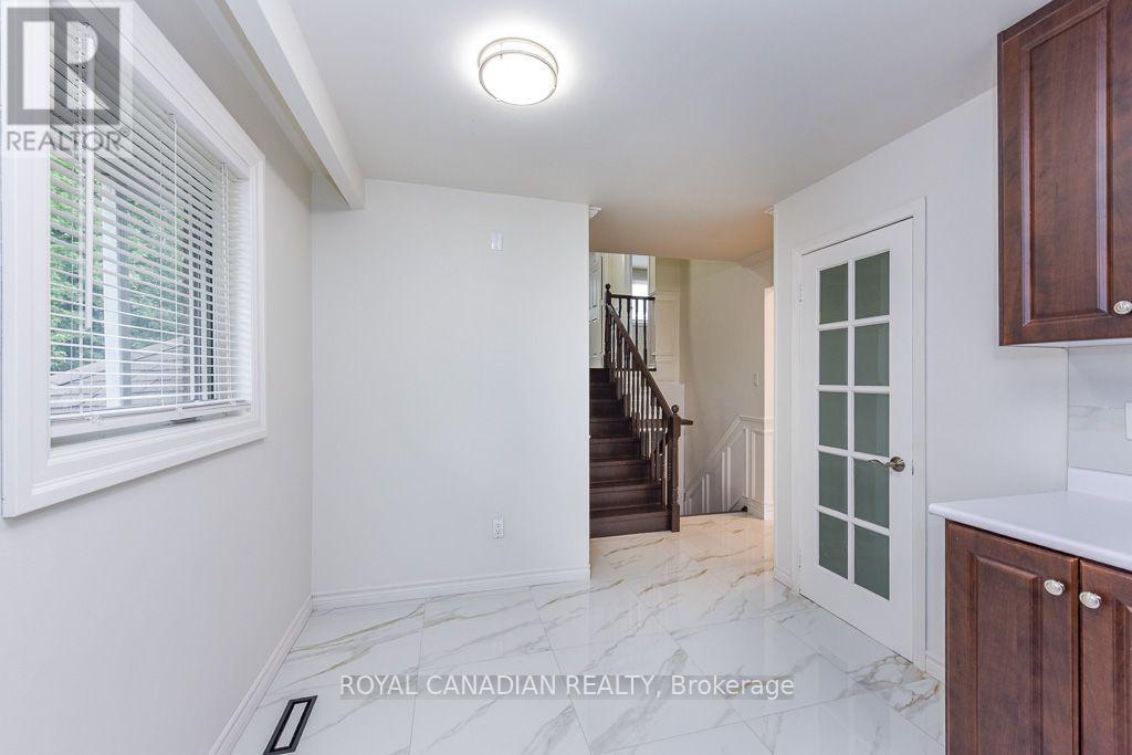 7700 Kittridge Drive, Mississauga, Ontario  L4T 3J6 - Photo 14 - W13697062