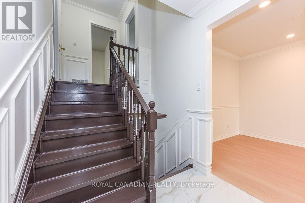 7700 Kittridge Drive, Mississauga, Ontario  L4T 3J6 - Photo 15 - W13697062