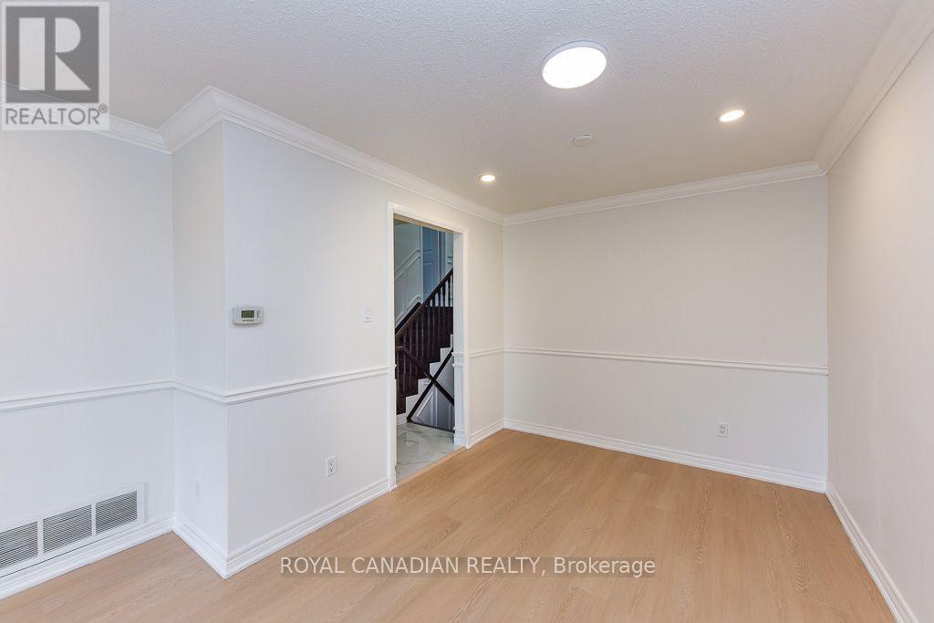7700 Kittridge Drive, Mississauga, Ontario  L4T 3J6 - Photo 18 - W13697062