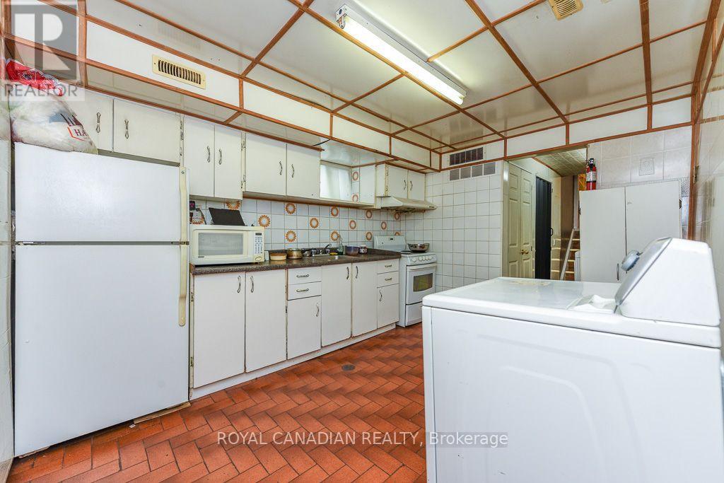 7700 Kittridge Drive, Mississauga, Ontario  L4T 3J6 - Photo 30 - W13697062