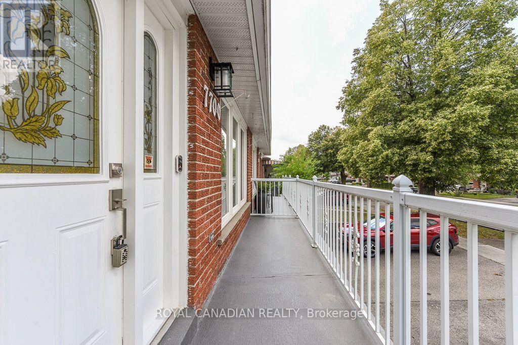 7700 Kittridge Drive, Mississauga, Ontario  L4T 3J6 - Photo 5 - W13697062