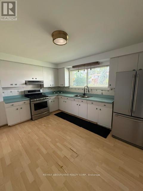 283 Kenwood Avenue, Burlington, Ontario  L7L 4L9 - Photo 10 - W13697084