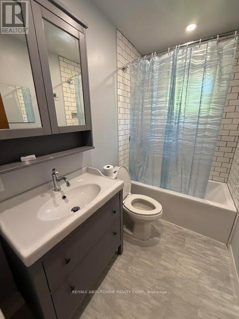 283 Kenwood Avenue, Burlington, Ontario  L7L 4L9 - Photo 5 - W13697084