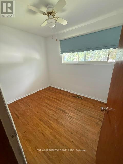 283 Kenwood Avenue, Burlington, Ontario  L7L 4L9 - Photo 8 - W13697084