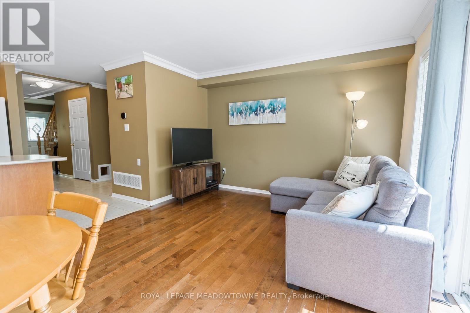 136 Dominion Gardens Drive, Halton Hills, Ontario  L7G 6B6 - Photo 14 - W13697128