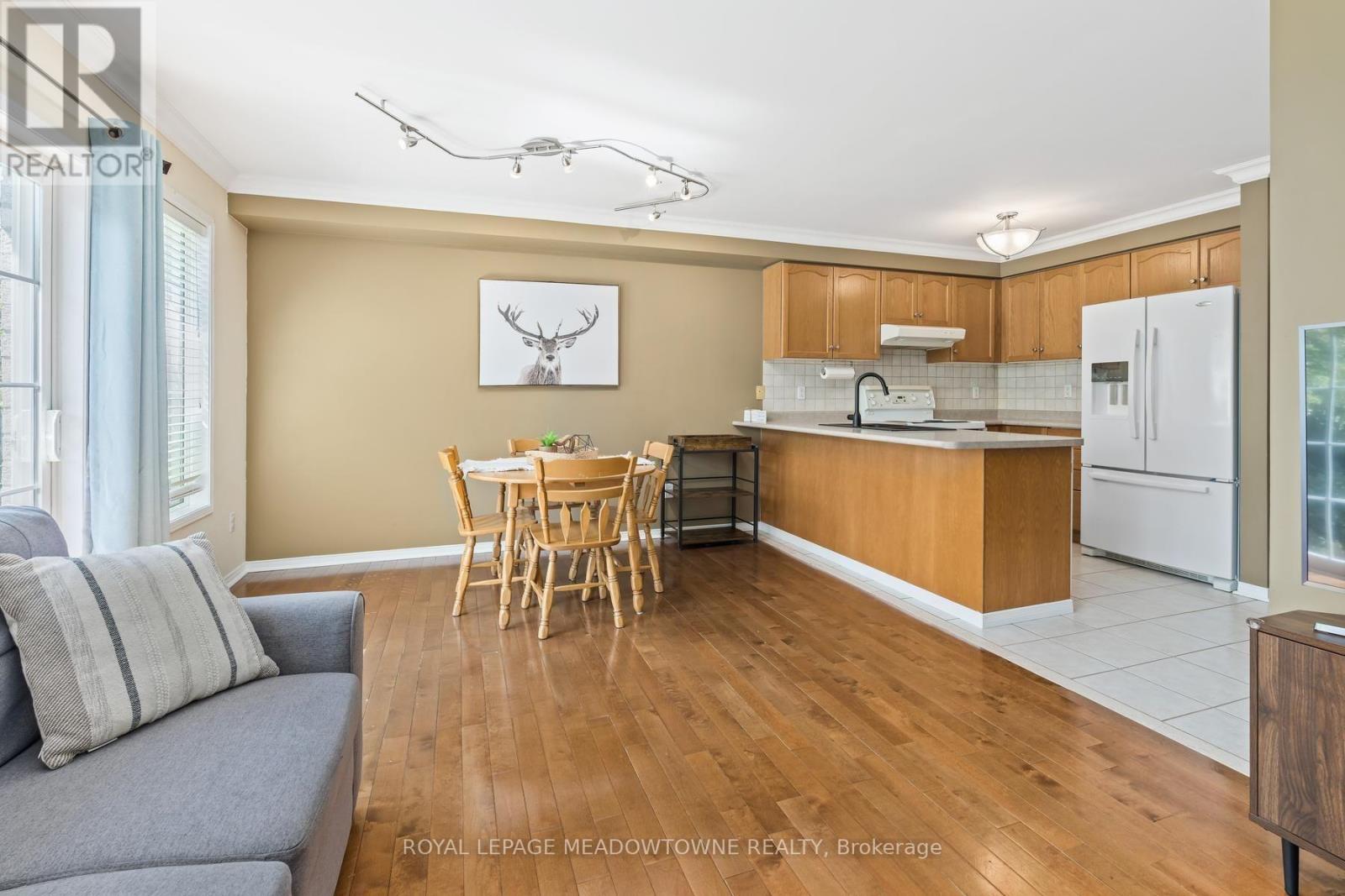 136 Dominion Gardens Drive, Halton Hills, Ontario  L7G 6B6 - Photo 15 - W13697128