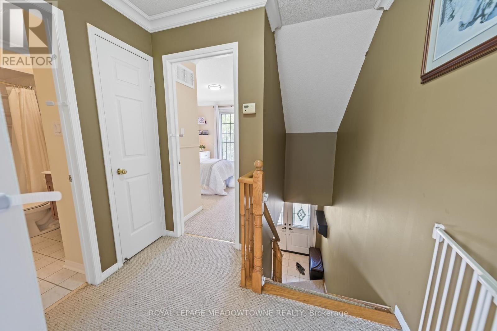 136 Dominion Gardens Drive, Halton Hills, Ontario  L7G 6B6 - Photo 20 - W13697128