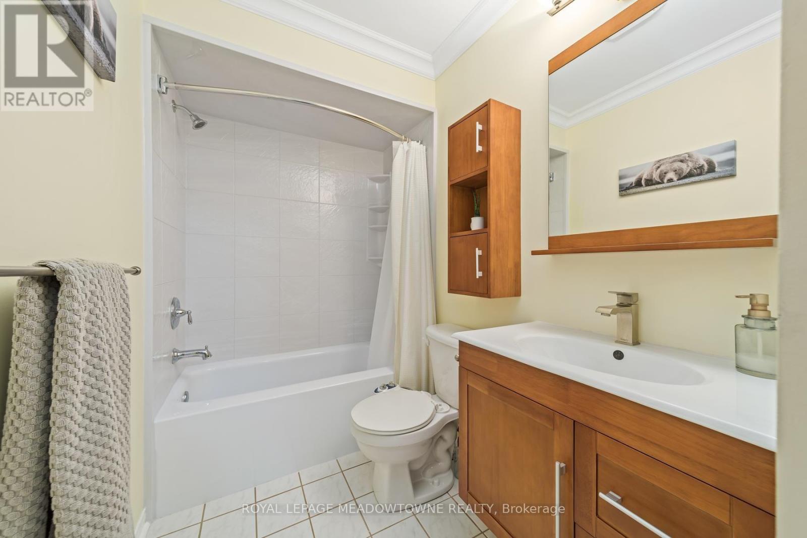 136 Dominion Gardens Drive, Halton Hills, Ontario  L7G 6B6 - Photo 25 - W13697128