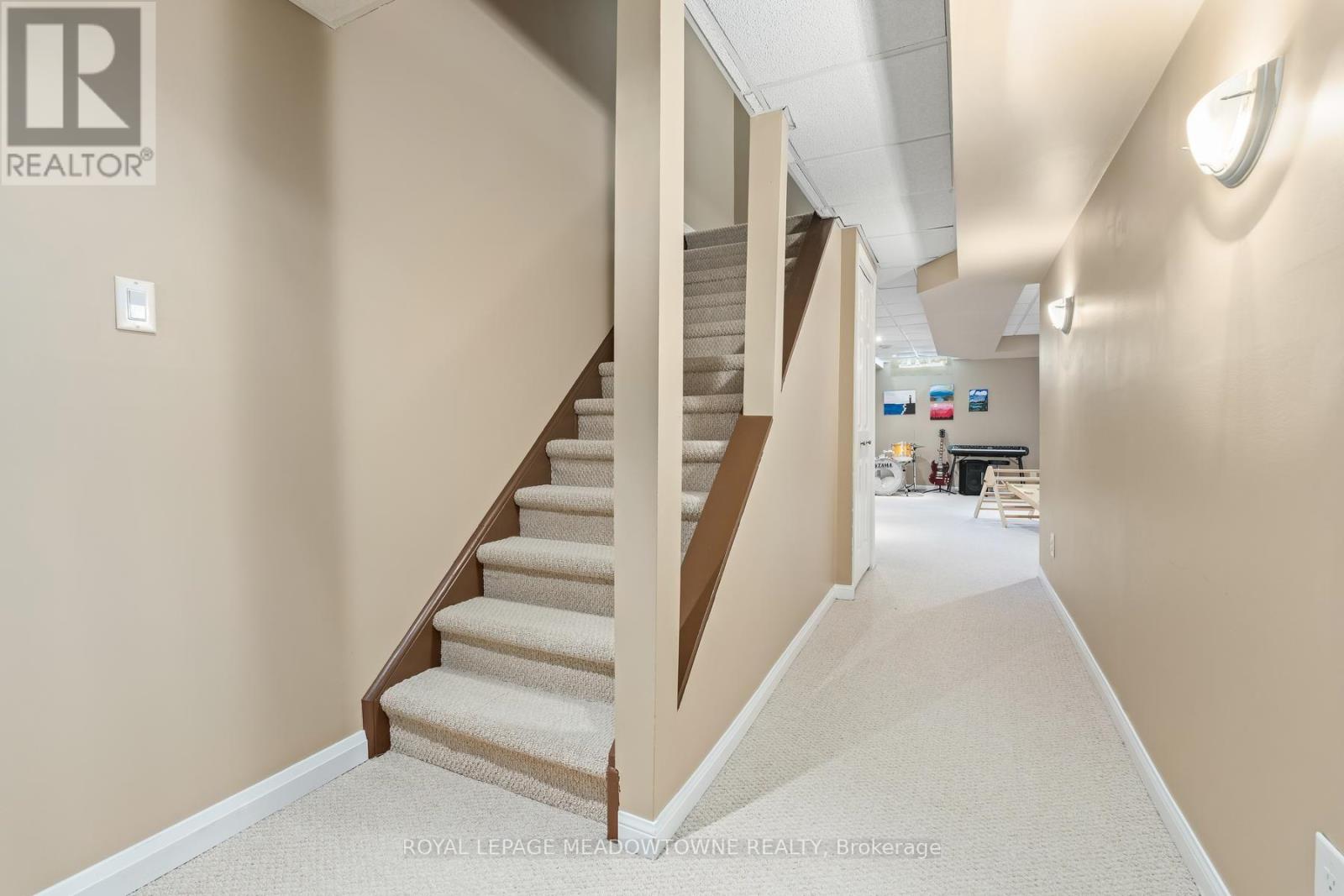 136 Dominion Gardens Drive, Halton Hills, Ontario  L7G 6B6 - Photo 26 - W13697128
