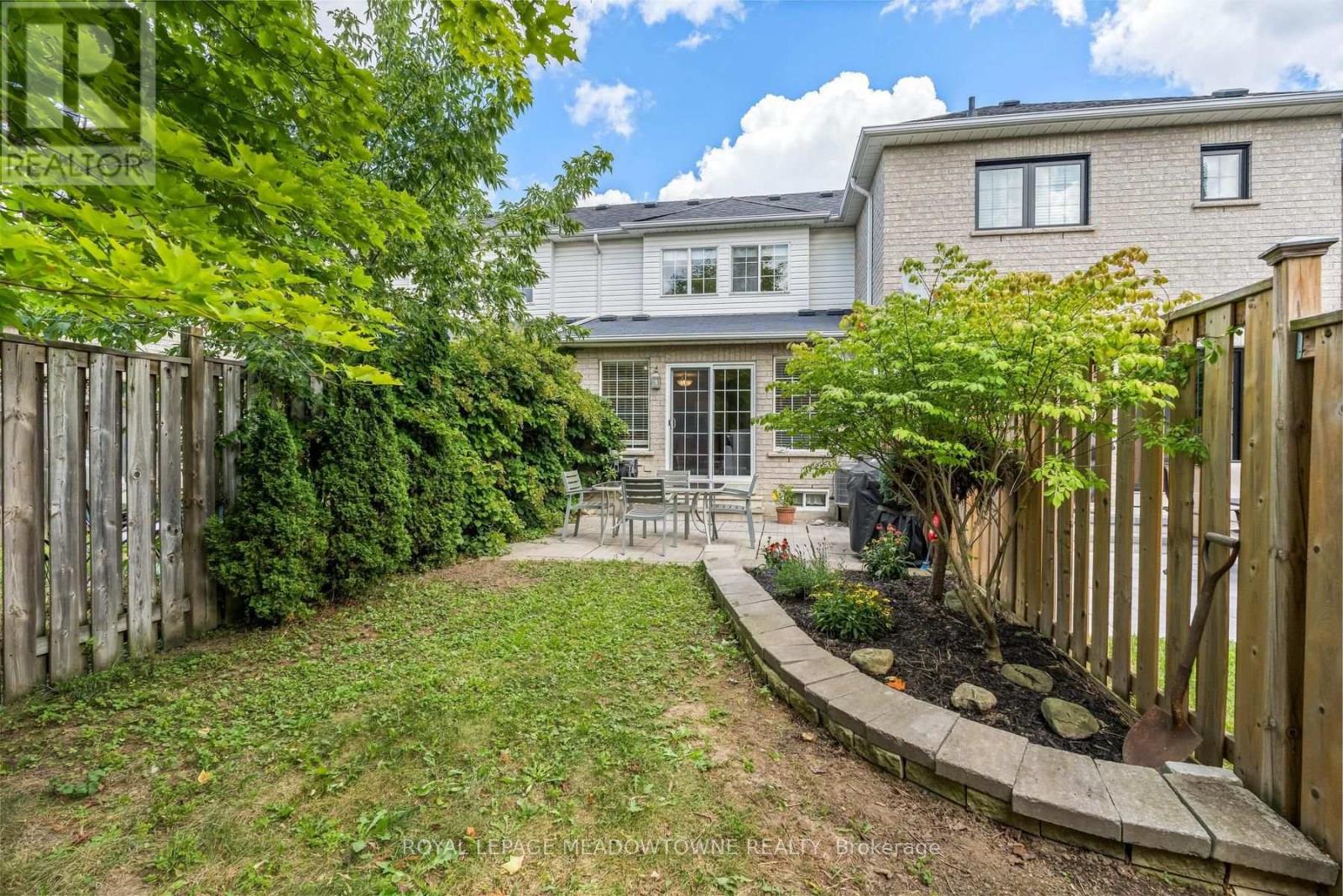 136 Dominion Gardens Drive, Halton Hills, Ontario  L7G 6B6 - Photo 32 - W13697128