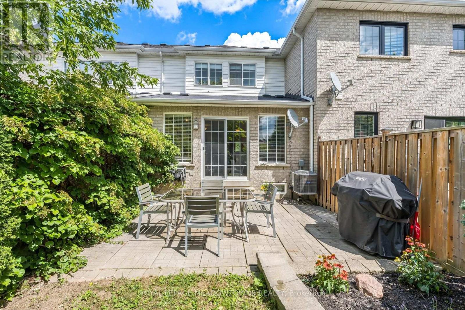 136 Dominion Gardens Drive, Halton Hills, Ontario  L7G 6B6 - Photo 33 - W13697128