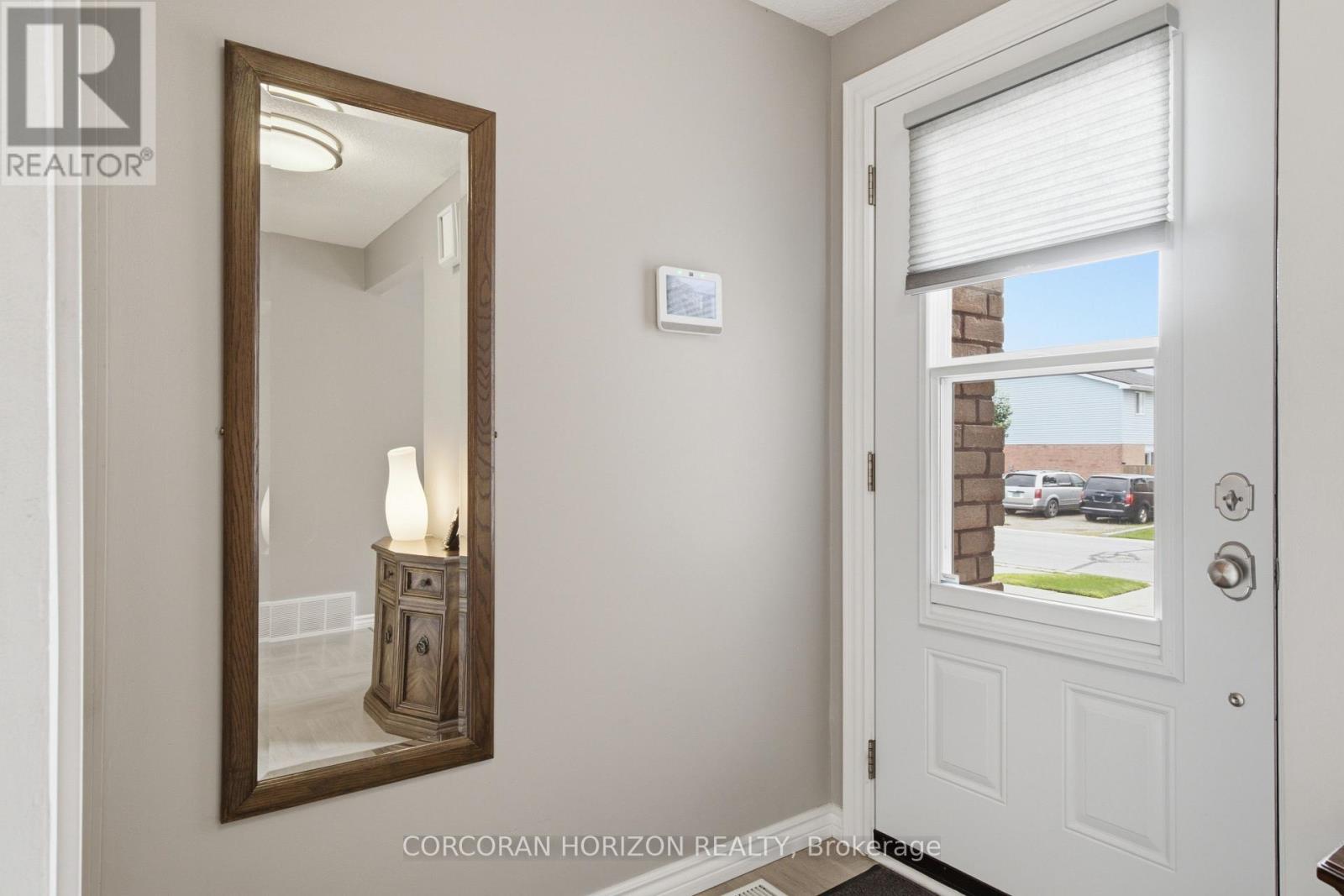 10 Macatee Place, Cambridge, Ontario  N1R 6Z8 - Photo 4 - X13696930