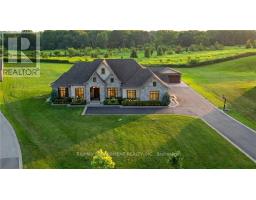 55 TEWS LANE, Hamilton, Ontario