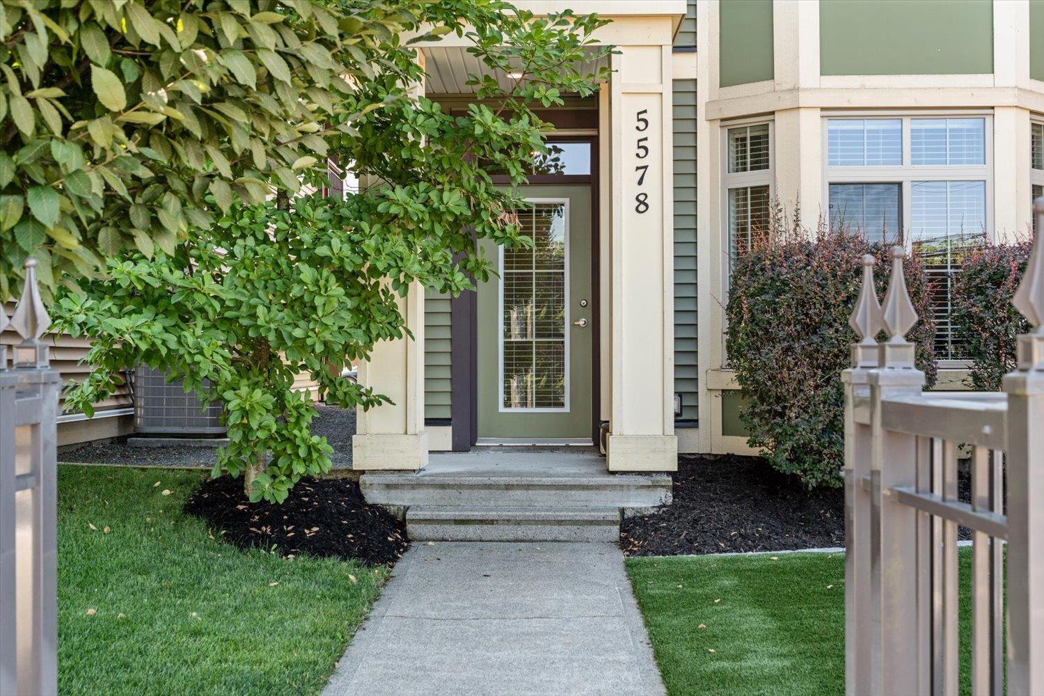 5578 Chinook Street, Sardis South, Chilliwack, British Columbia  V2R 0T3 - Photo 4 - R3147132