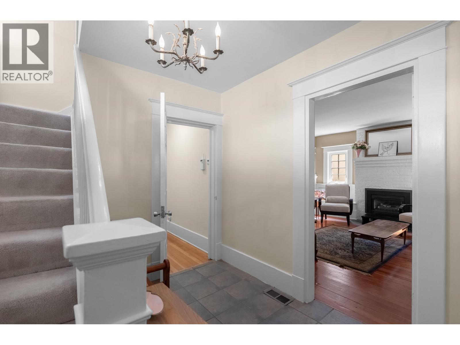 4504 Beatrice Street, Vancouver, British Columbia  V5N 4J2 - Photo 5 - R3157271