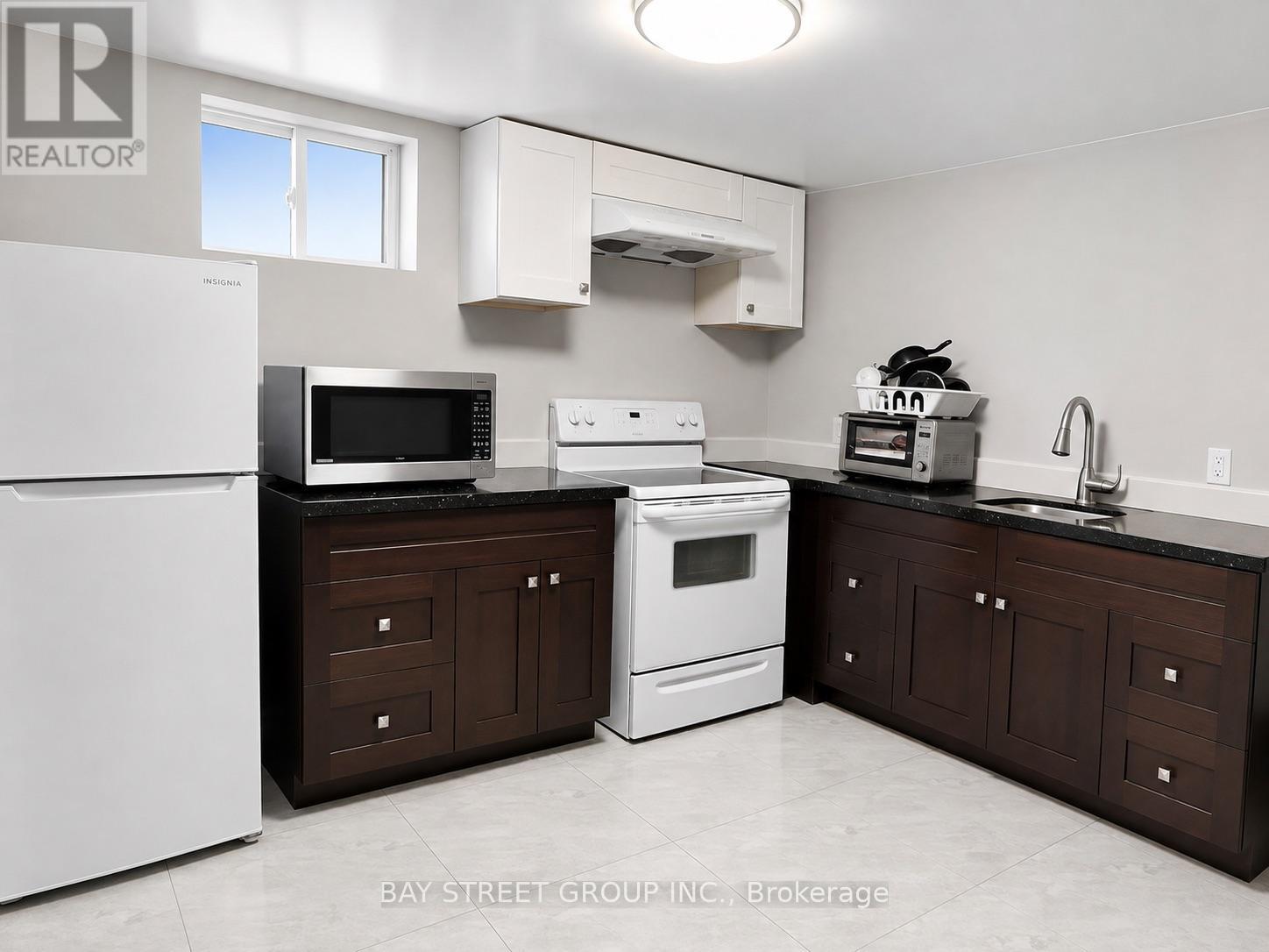 Main And Lower - 33 Dalton Road, Toronto, Ontario  M5R 2Y8 - Photo 2 - C13654088