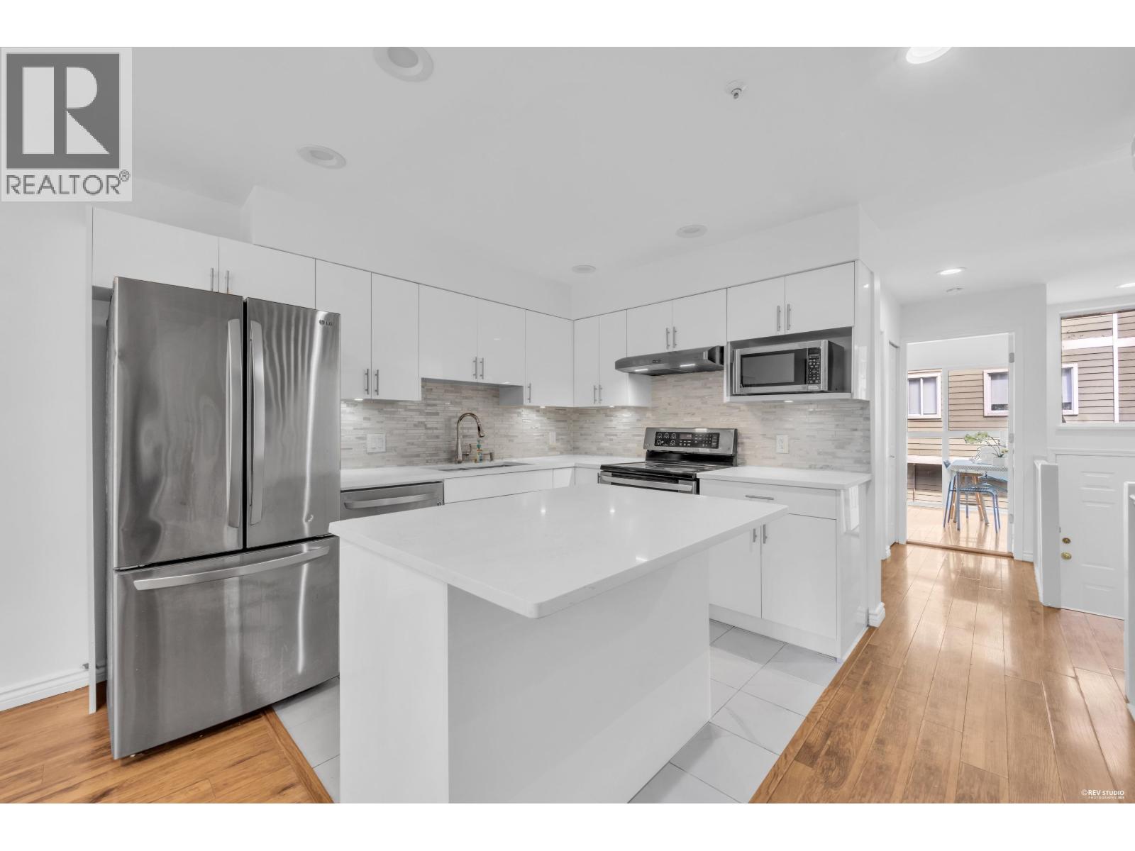 3396 Cobblestone Avenue, Vancouver, British Columbia V5S 4S4 - Photo 2 - R3156543