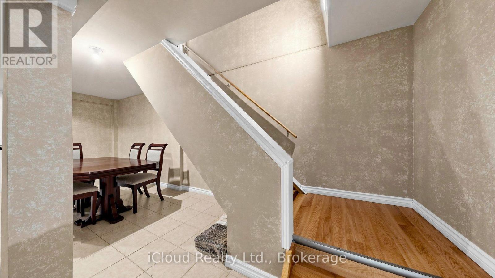 5661 Volpe Avenue, Mississauga, Ontario  L5V 3A6 - Photo 23 - W13644924