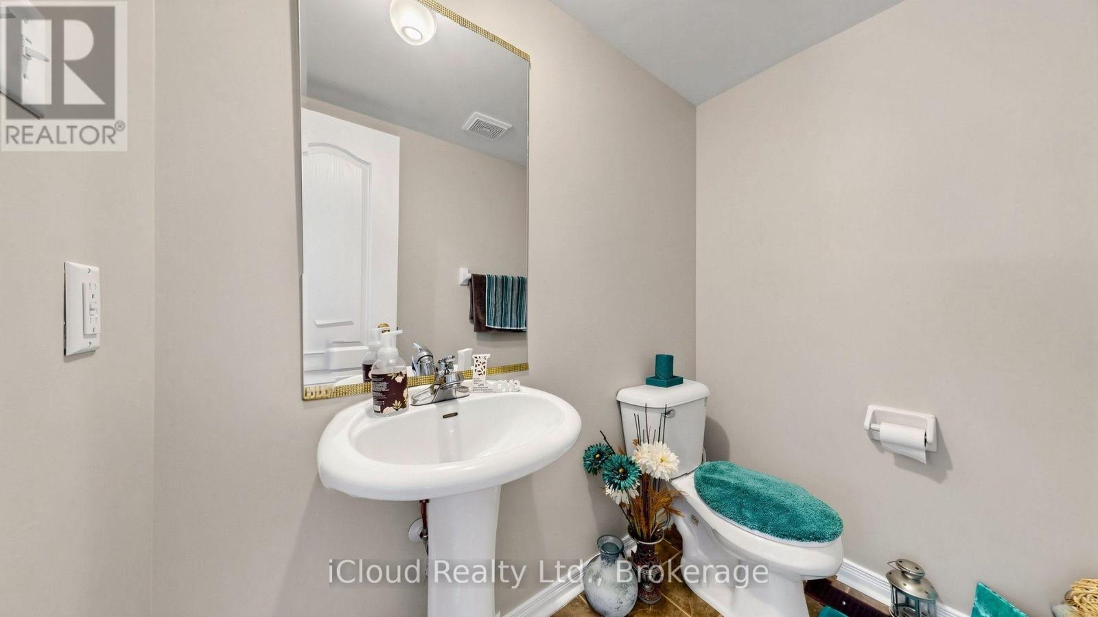 5661 Volpe Avenue, Mississauga, Ontario  L5V 3A6 - Photo 13 - W13644924