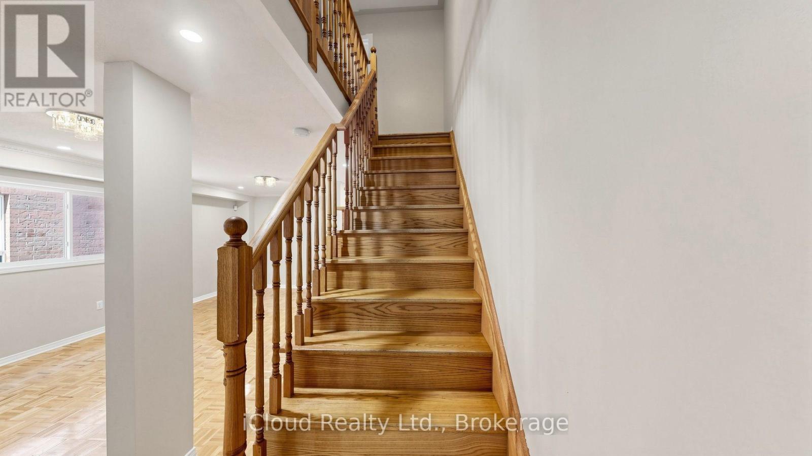 5661 Volpe Avenue, Mississauga, Ontario  L5V 3A6 - Photo 14 - W13644924