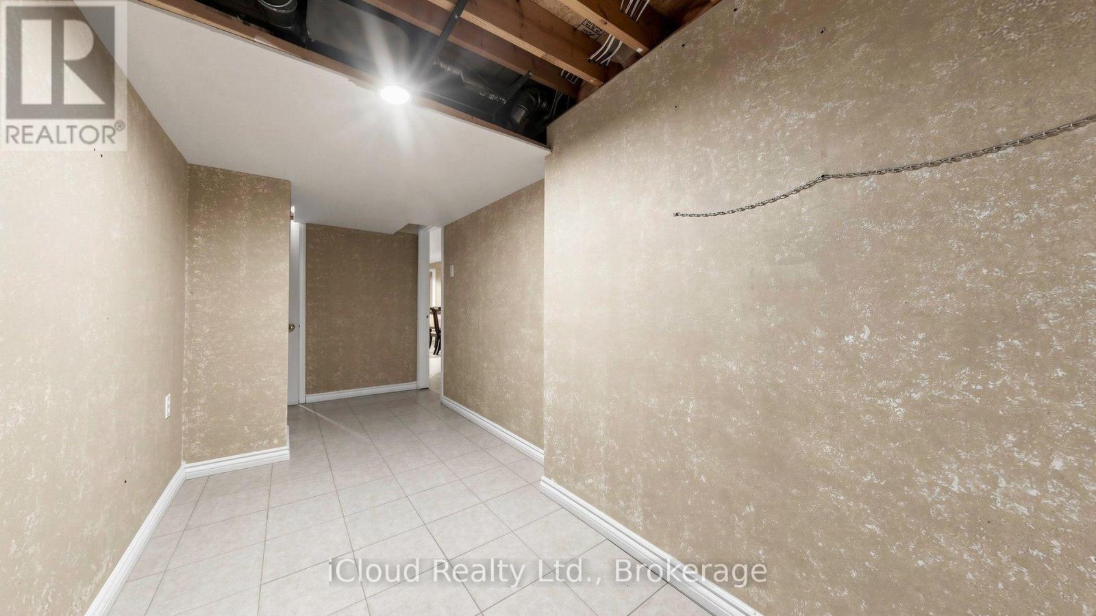 5661 Volpe Avenue, Mississauga, Ontario  L5V 3A6 - Photo 30 - W13644924