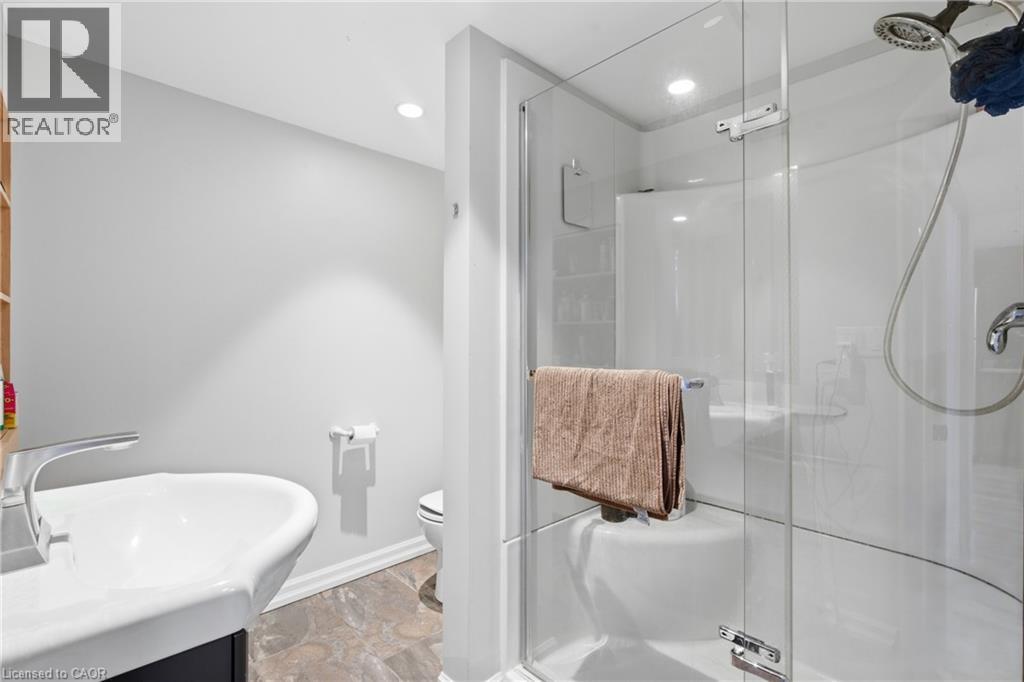 20 Hillview Street, Kitchener, Ontario  N2H 5P8 - Photo 32 - 40856066