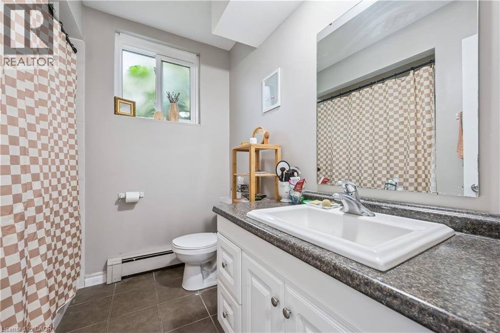 101 Secord Avenue, Kitchener, Ontario  N2B 2L3 - Photo 38 - 40856887