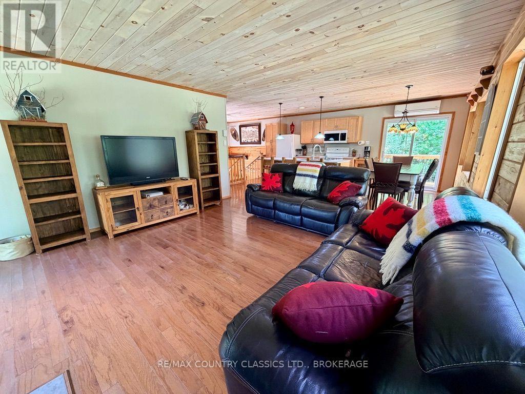 1068c Jacques Bay Road, Addington Highlands, Ontario  K0H 1K0 - Photo 6 - X13695054
