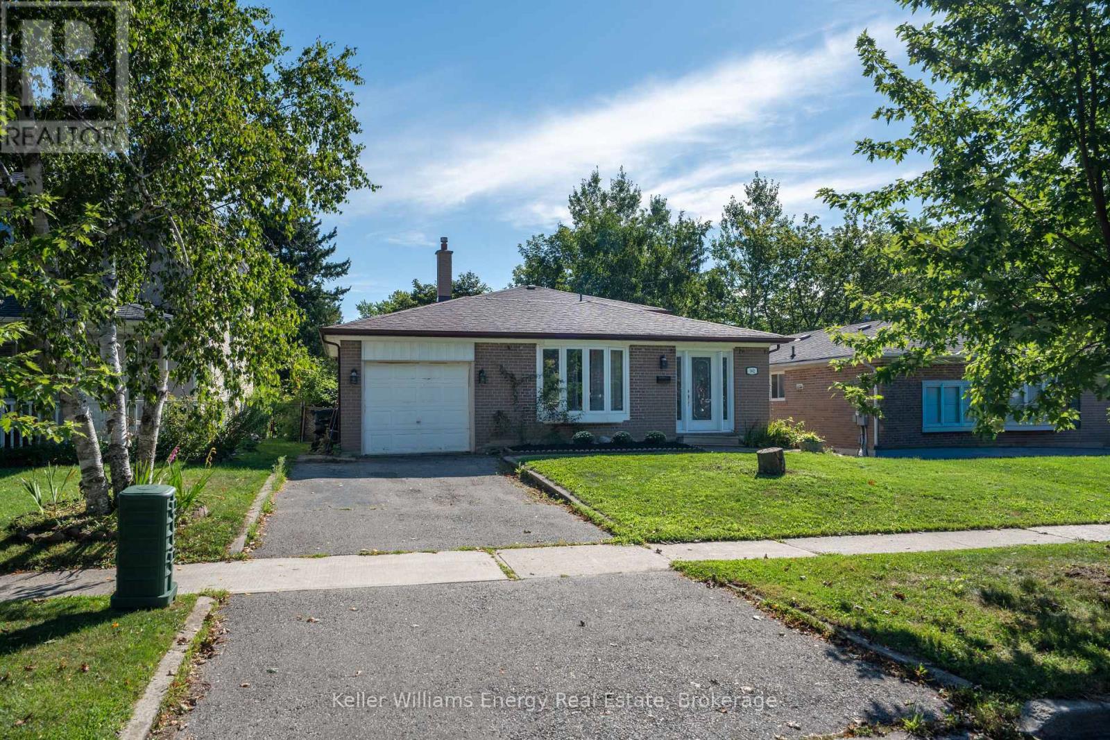 162 Merkley Square, Toronto, Ontario  M1G 2Y8 - Photo 2 - E13697156