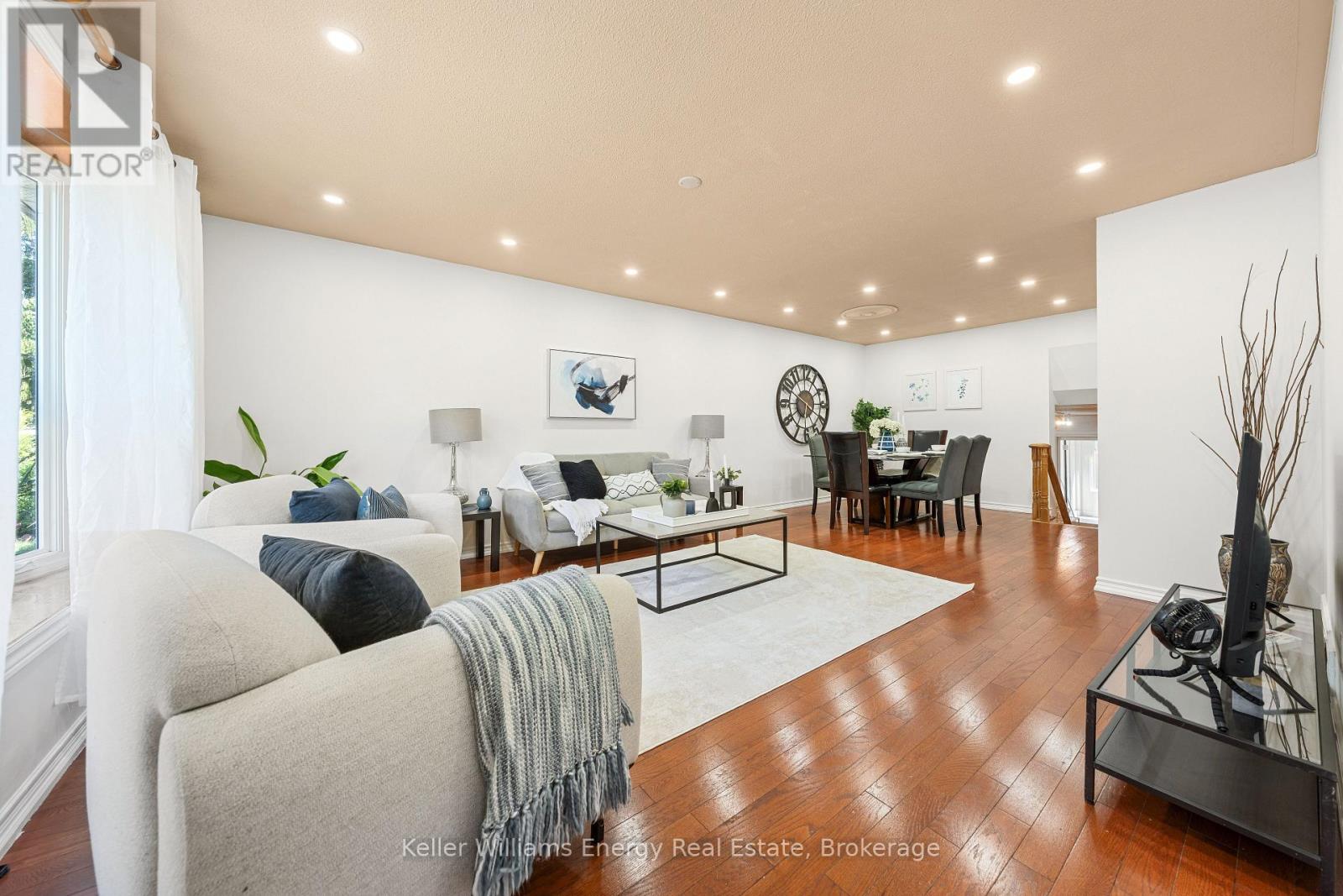 162 Merkley Square, Toronto, Ontario  M1G 2Y8 - Photo 4 - E13697156