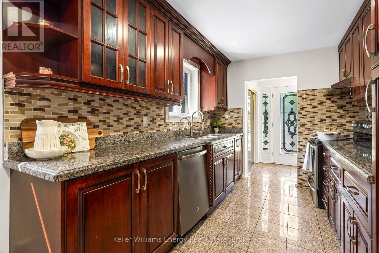 162 Merkley Square, Toronto, Ontario  M1G 2Y8 - Photo 7 - E13697156