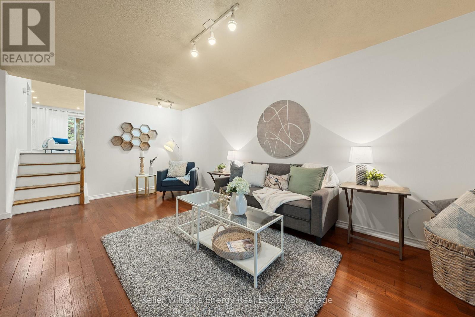 162 Merkley Square, Toronto, Ontario  M1G 2Y8 - Photo 9 - E13697156