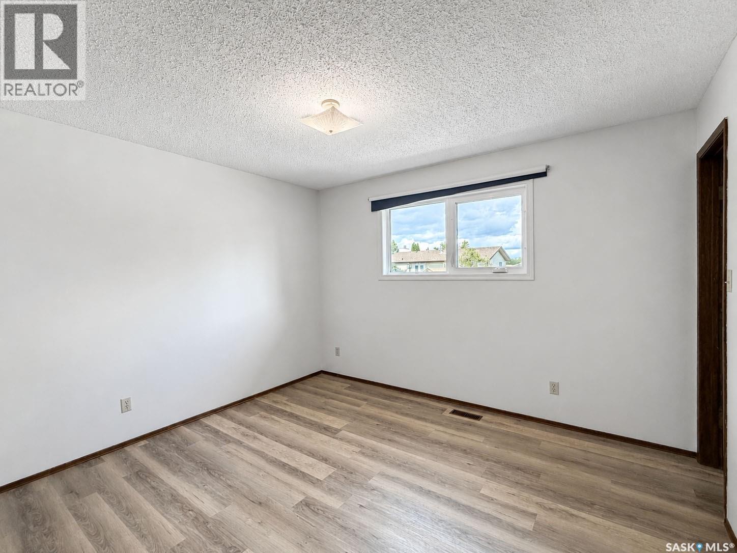 3352 Dent Crescent, Prince Albert, Saskatchewan  S6V 7H1 - Photo 11 - SK046085