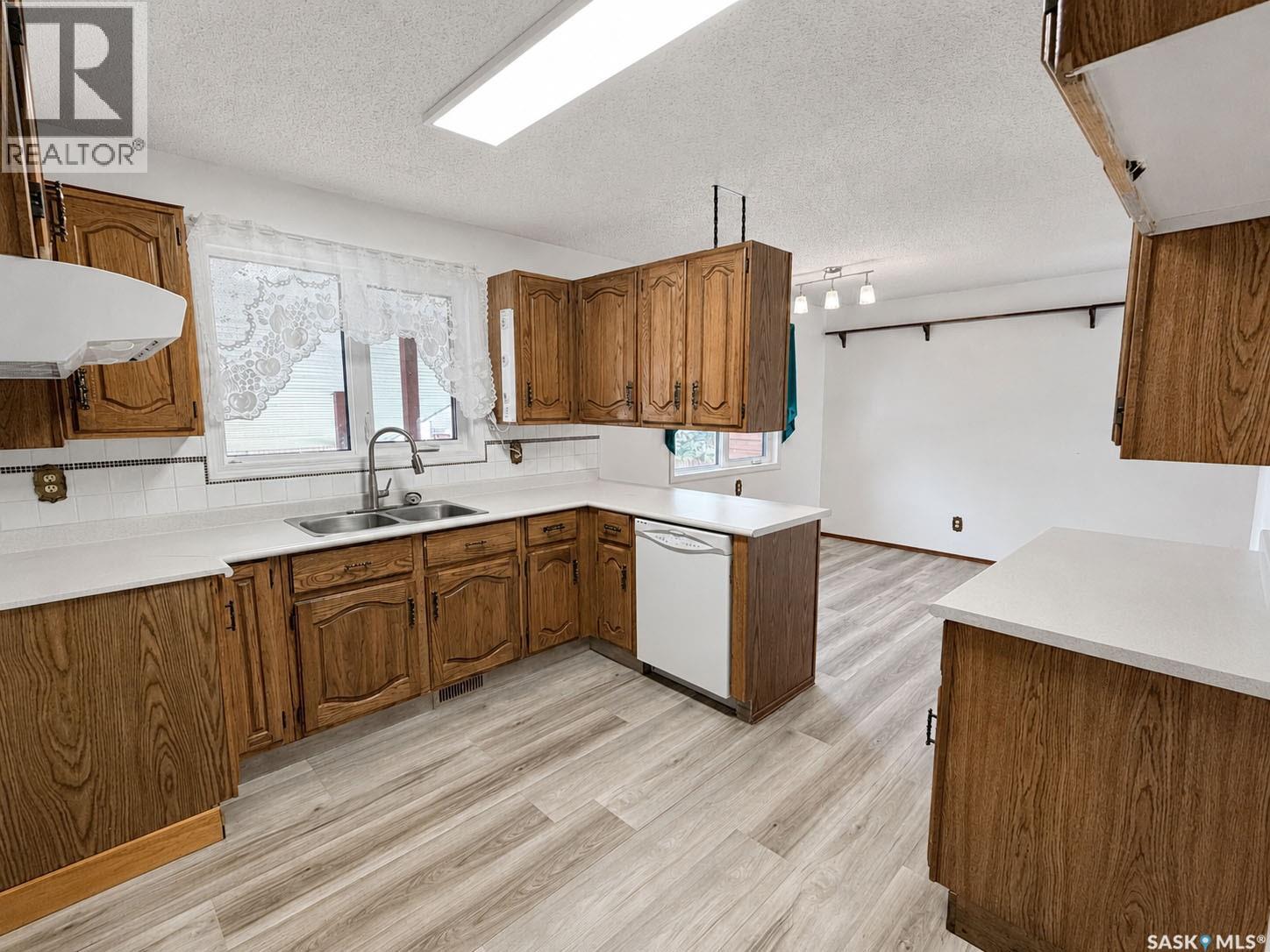 3352 Dent Crescent, Prince Albert, Saskatchewan  S6V 7H1 - Photo 6 - SK046085