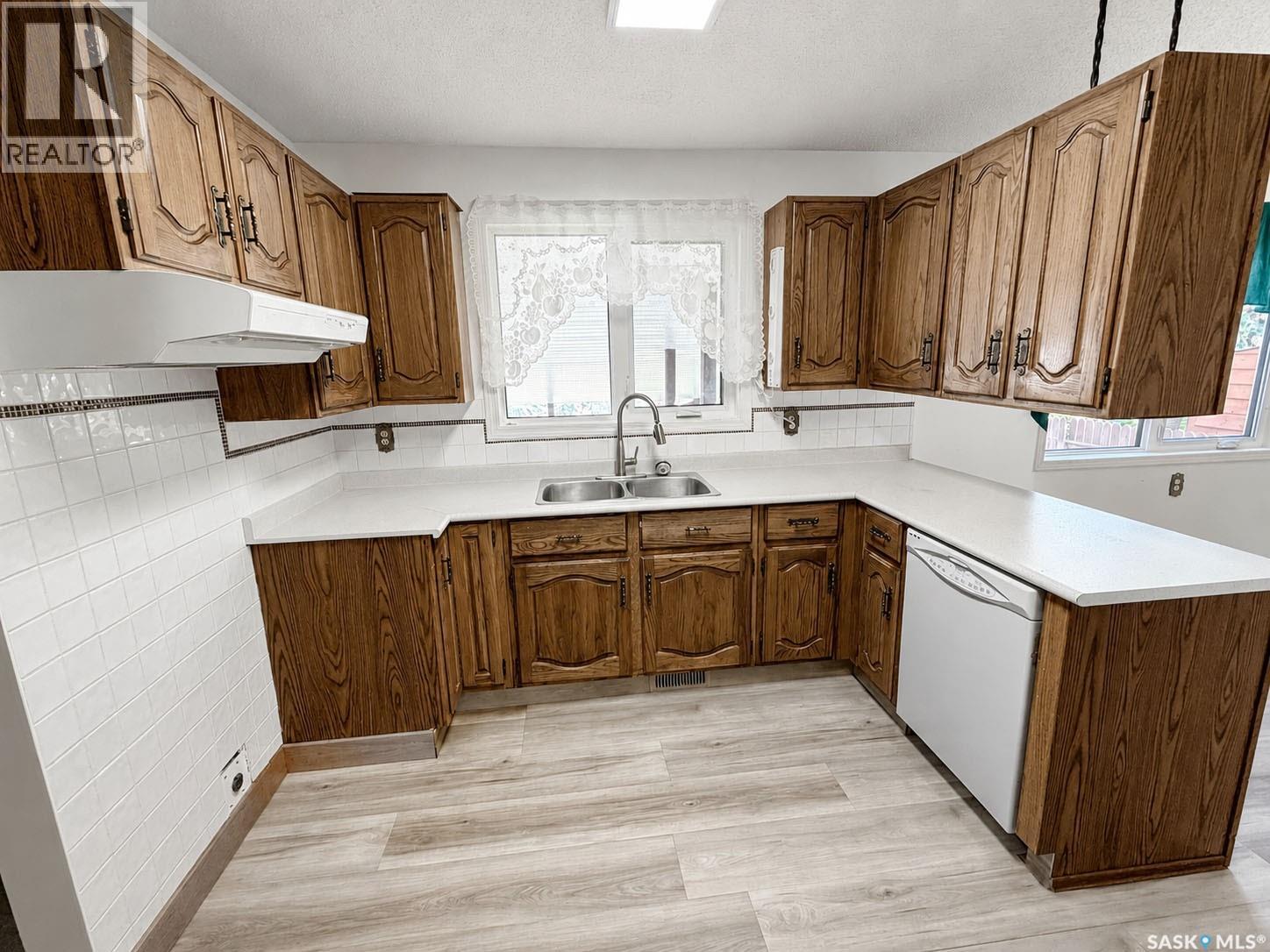 3352 Dent Crescent, Prince Albert, Saskatchewan  S6V 7H1 - Photo 7 - SK046085