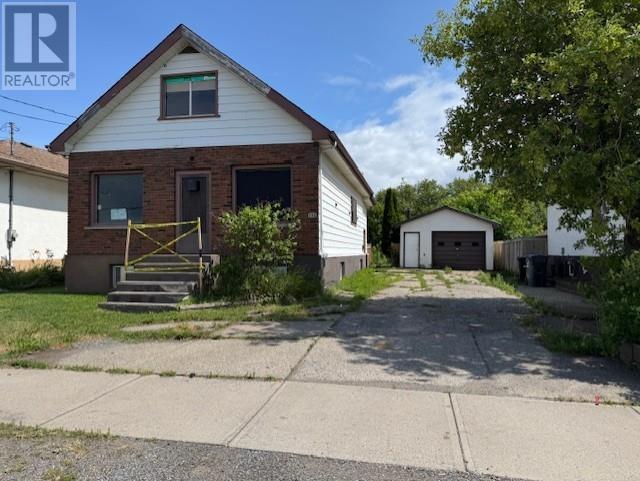 132 Northern Ave, Thunder Bay, Ontario  P7C 2V5 - Photo 2 - TB2602440