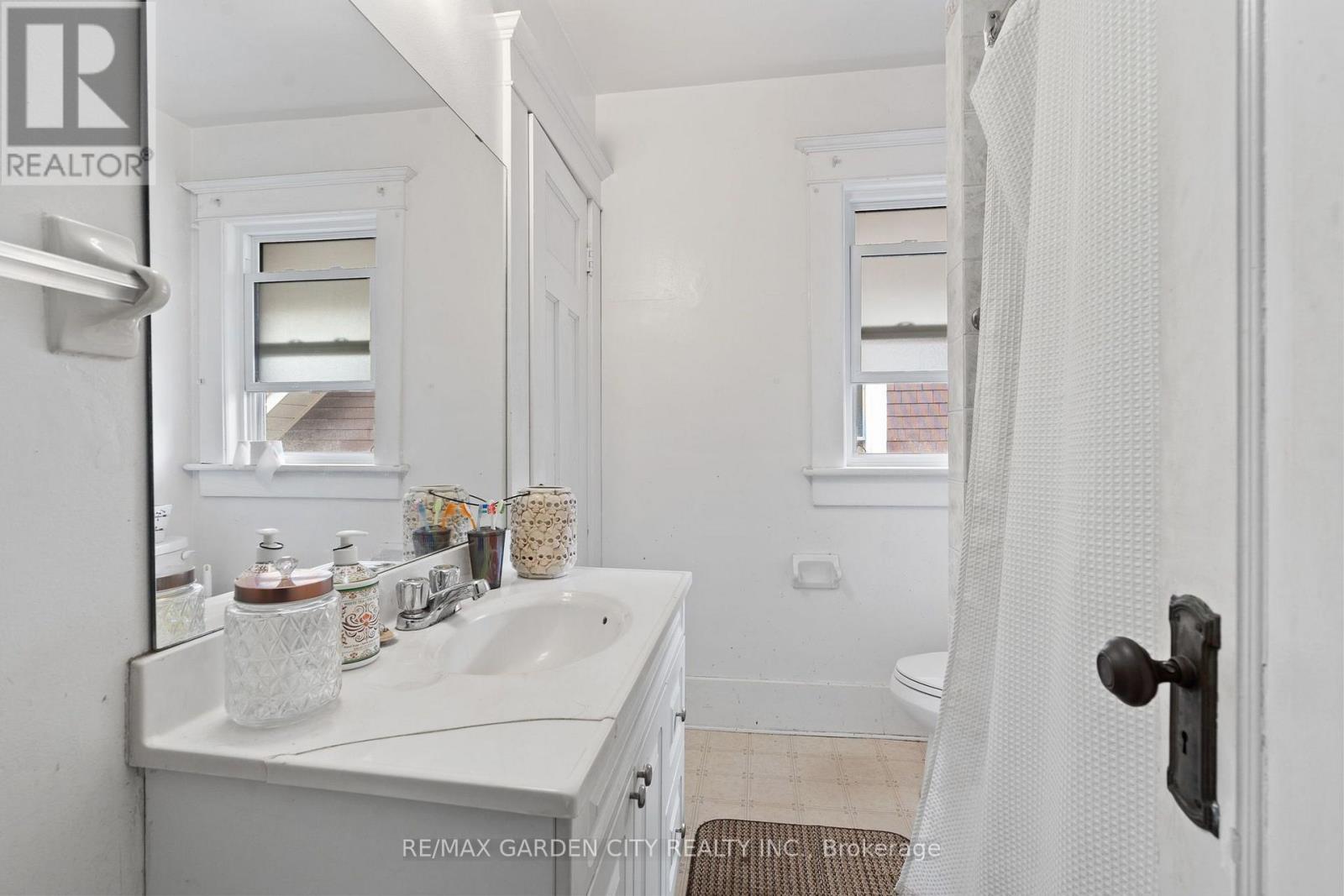 4842 Fourth Avenue, Niagara Falls, Ontario  L2E 4P1 - Photo 11 - X13697202