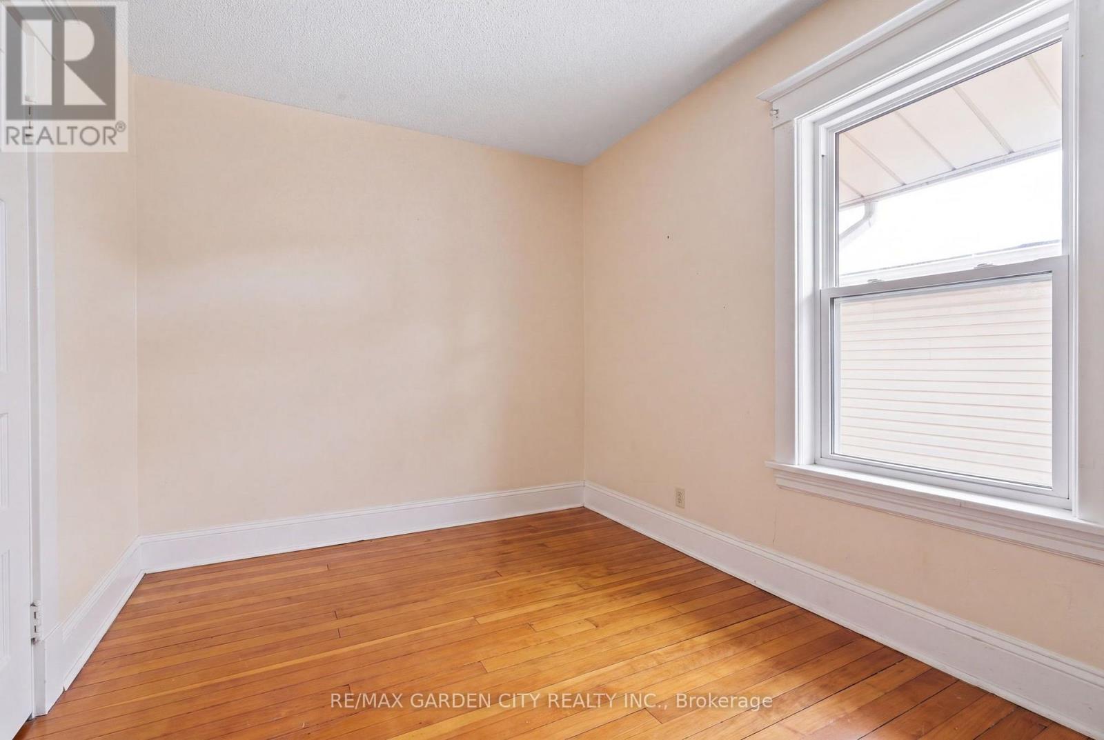 4842 Fourth Avenue, Niagara Falls, Ontario  L2E 4P1 - Photo 12 - X13697202